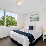 Modern 2 Bedroom Apartment In Mosman